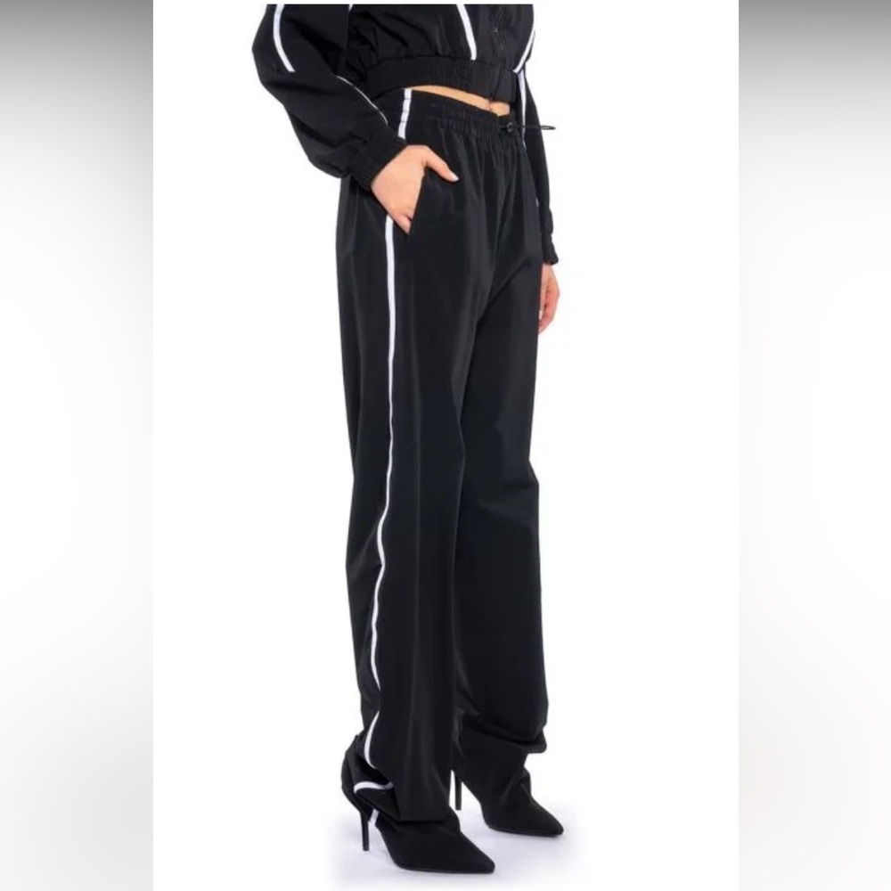 NWT Track Pant Boots- Black Size 8.5